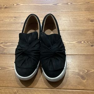 Women’s black shoes